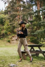 CAMALEONICA PANTALON MUJER RIVAS BEIG - Imagen 3